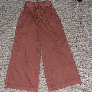 Salmon American Eagle capris